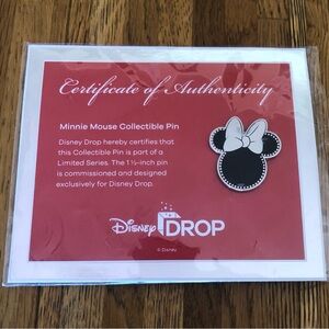 DISNEY DROP MINNIE MOUSE COLLECTABLE (1 1/2 inch) PIN- NEW - $24 FREE SHIPPING